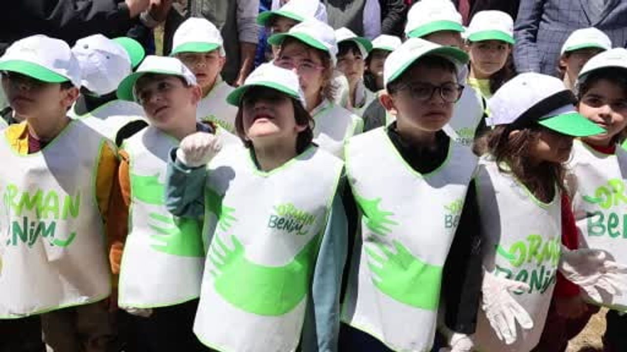 Elazığ'da 'Orman Benim' kampanyasının 4'üncüsü Harput Göllübağ'da gerçekleştirildi