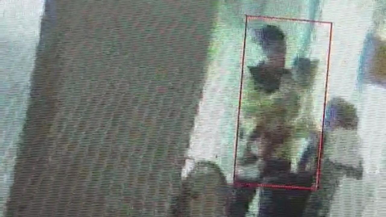 Elazığ Karakoçan’da PTT’de boğazına şeker kaçan çocuk, jandarmanın Heimlich manevrasıyla kurtarıldı