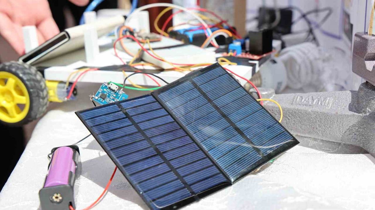 Elazığlı genç mühendis adayından güneş enerjili araç prototipi 'Yaren 4'