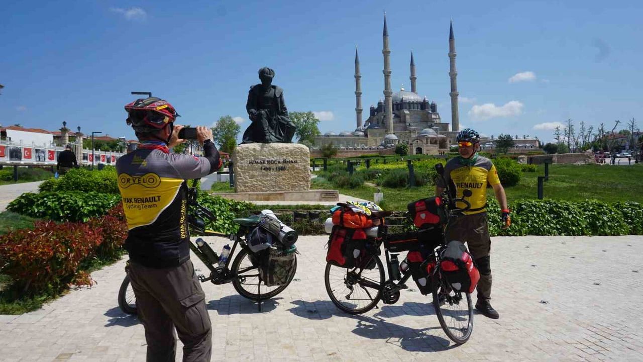 Emekli bisiklet tutkunları Bursa’dan Edirne’ye Trakya turunda