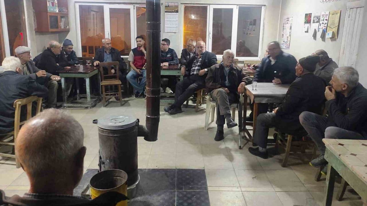Emet’te Yeniceköy’de Üreticilere Akşam Eğitimi: Domateste Organik ve İyi Tarım Uygulamaları