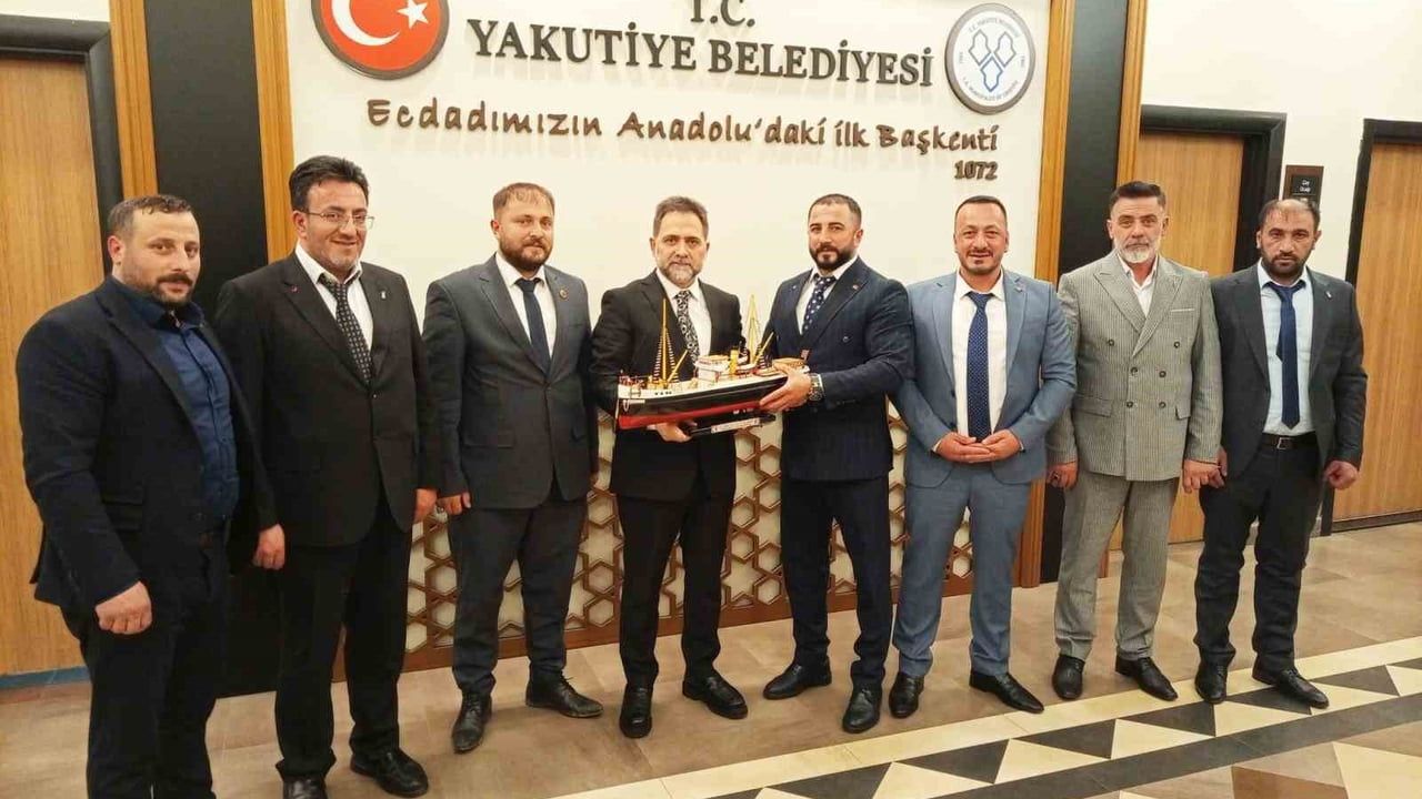 Emre Akdoğan’dan Başkan Uçar’a ziyaret: Oto sanayi esnafına taziye evi sözü