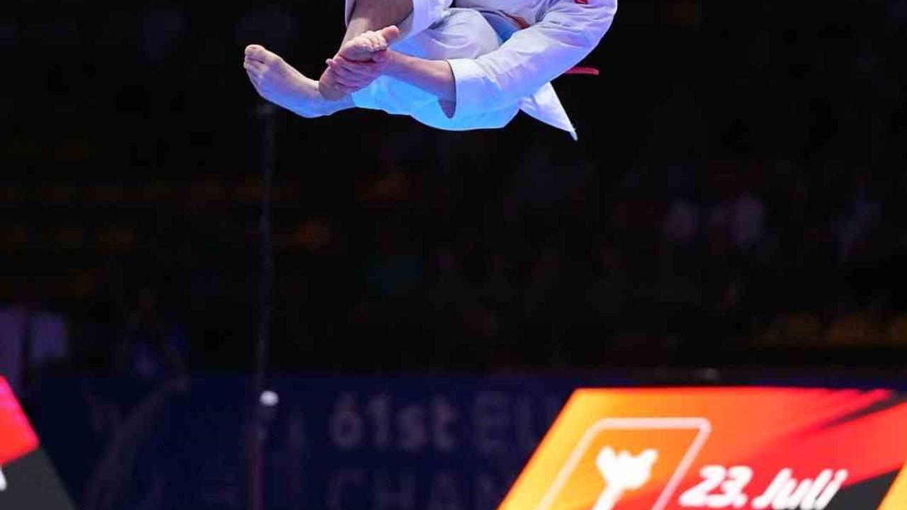 Enes Özdemir, Avrupa Karate Şampiyonası'nda katada altın madalya kazandı