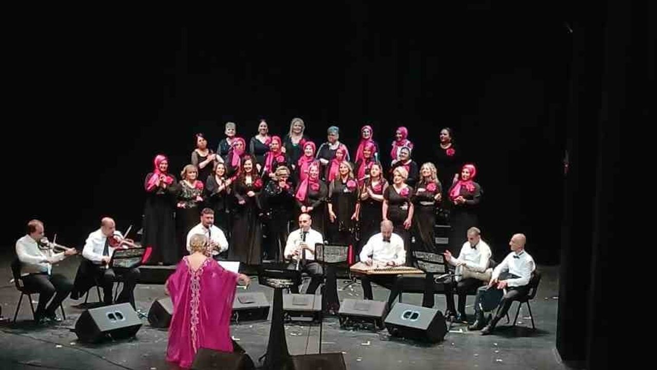 Engelliler Haftası'nda Otizm Anneler Korosu'ndan Duygusal Konser