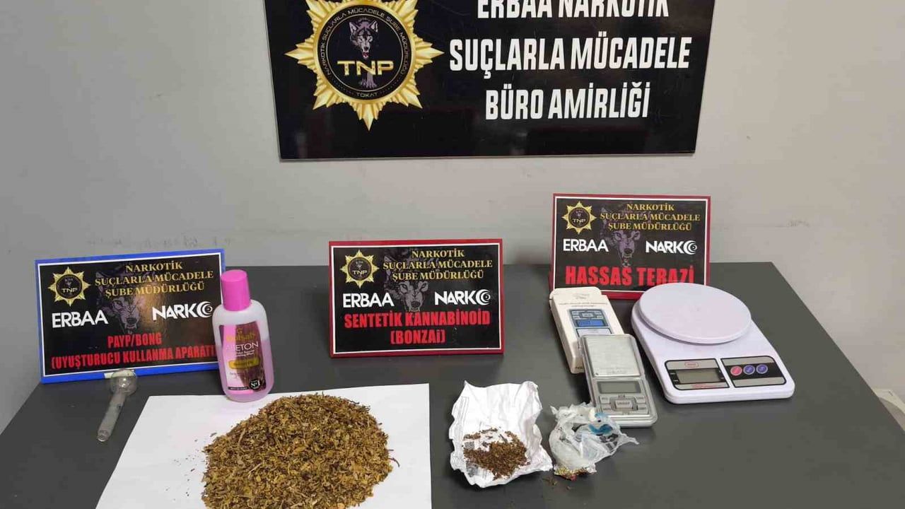 Erbaa'da uyuşturucu operasyonu: Bonzai ve üretim malzemeleri ele geçirildi, 3 gözaltı