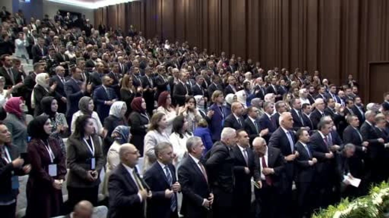 Erdoğan, Afyonkarahisar ve Dinar belediye başkanlarını AK Parti çatısı altında karşıladı