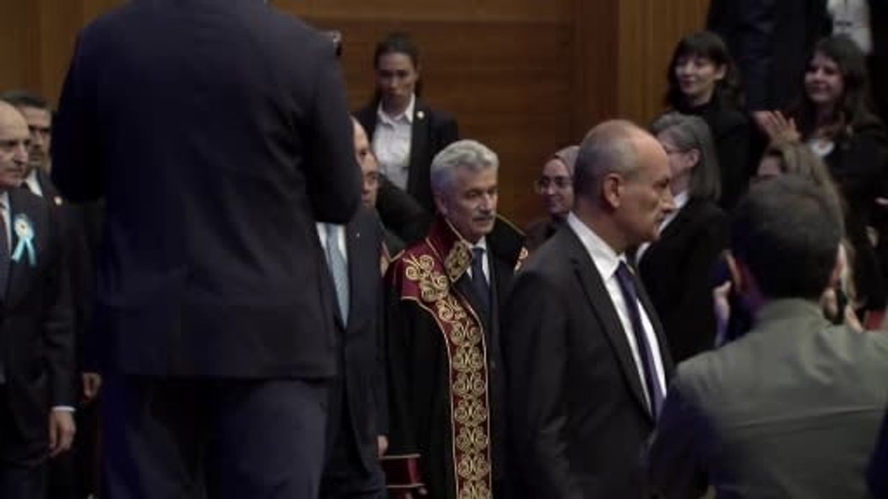 Erdoğan: Anayasa toplumun belirleyip devlete deklare ettiği bir metne dönüştürülmeli
