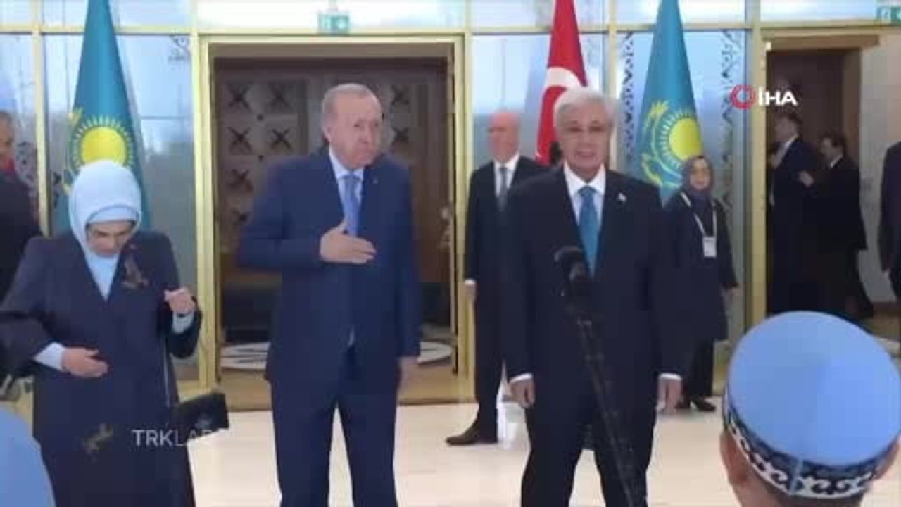 Erdoğan Astana'da Dombra Sürpriziyle Karşılandı
