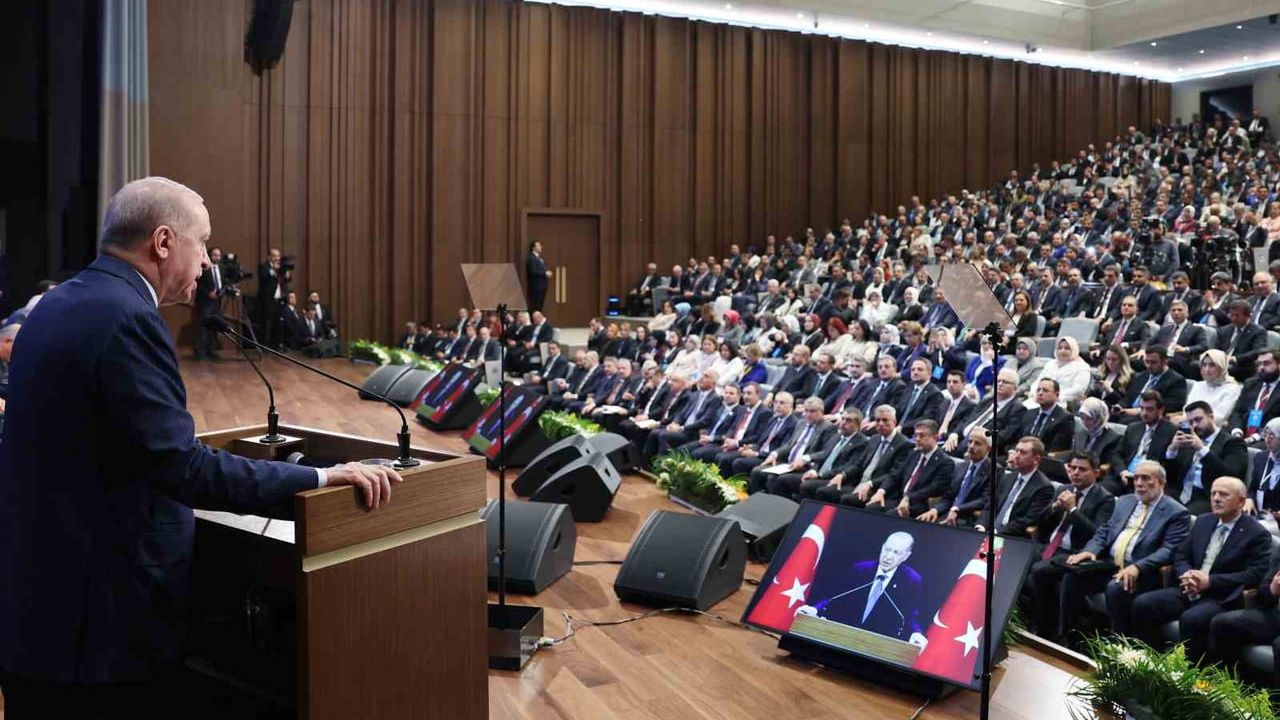 Erdoğan: Muhalefetin isteği bizi Türk diasporasından uzaklaştıramaz