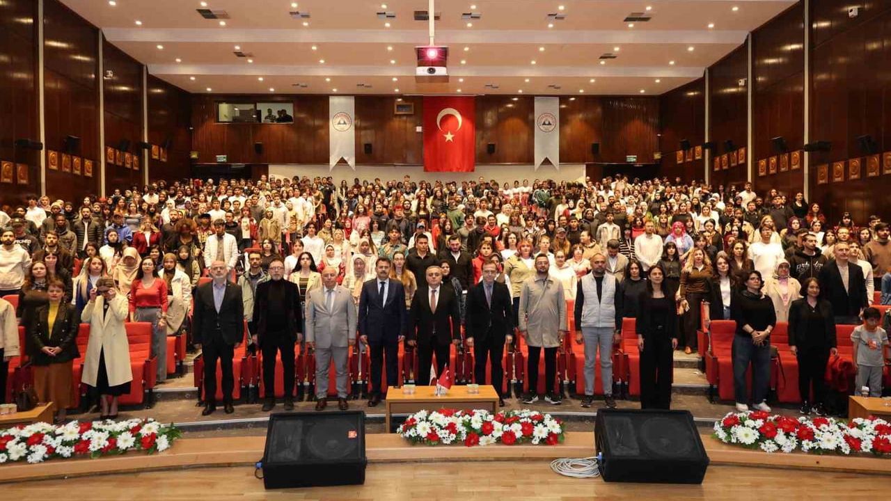 ERÜSMUS 2026 Kültürler Buluşması: Uluslararası Öğrenciler ERÜ'de Kültürlerini Tanıttı