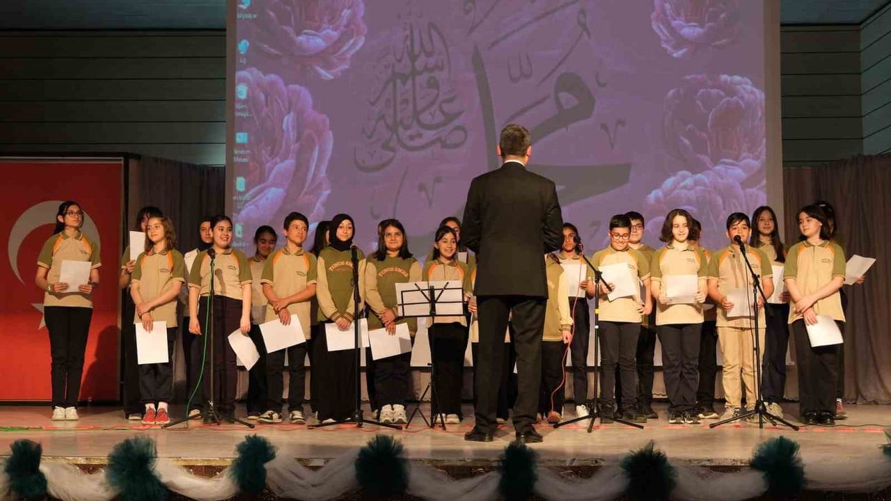 Erzincan'da ÇEDES Kapsamında Öğrencilerden Mevlid-i Nebi Programı