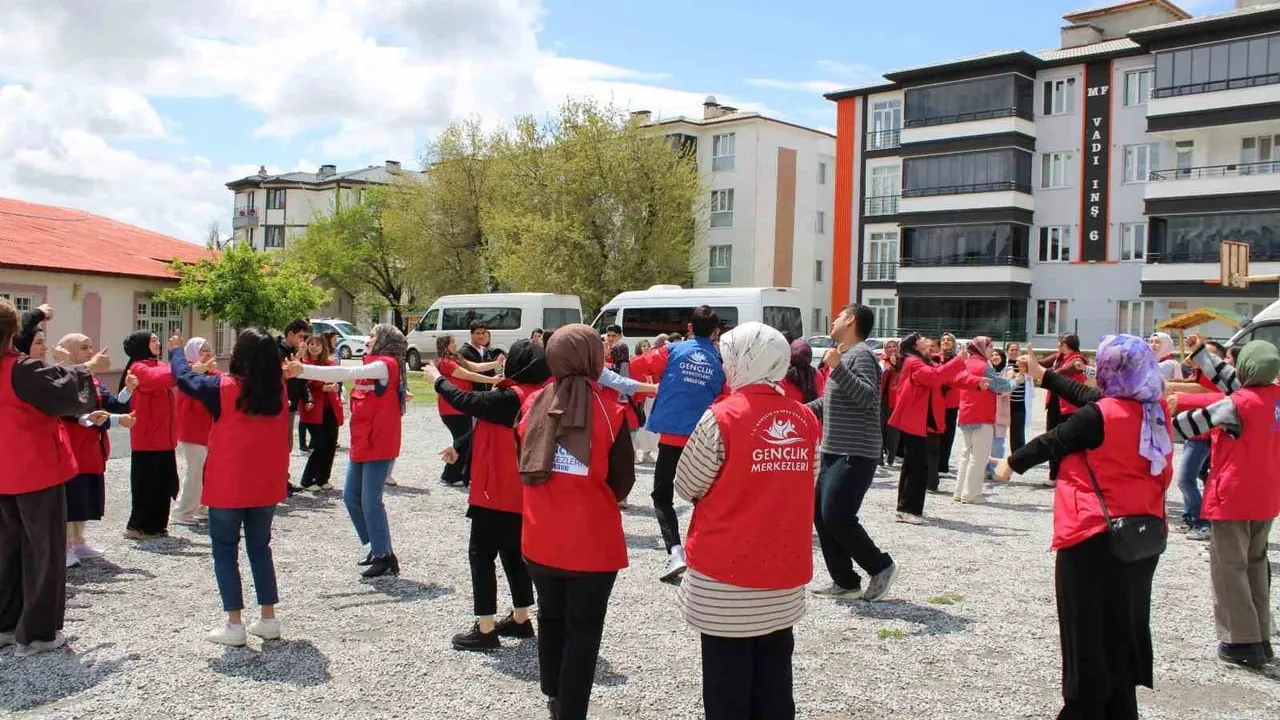 Erzincan'da 'Engel Yok' Buluşması: Gençlik Merkezleri Özel Eğitim Öğrencileriyle Bir Araya Geldi