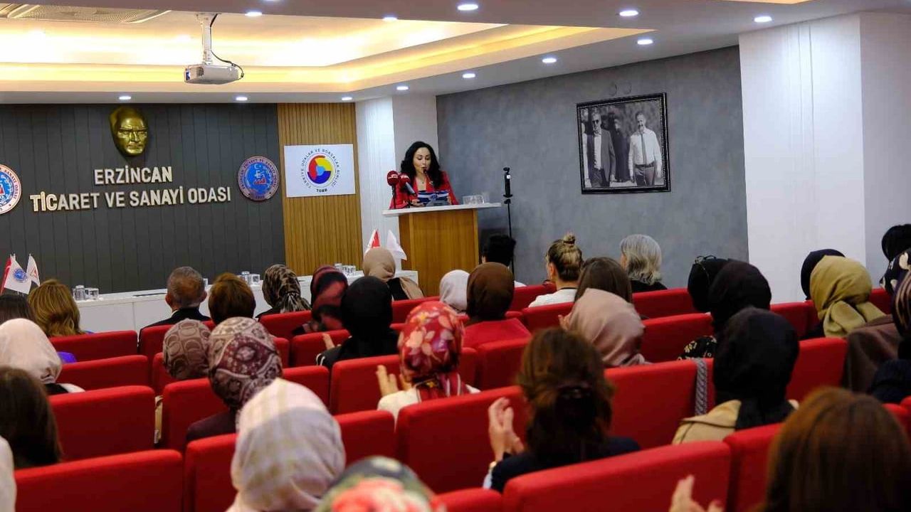 Erzincan'da 'Zirvede Kadın Var!' etkinliği: Kadın girişimciler başarı hikâyelerini paylaştı