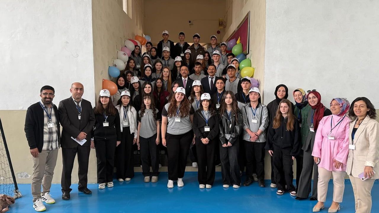 Erzincan İpekyolu Mesleki ve Teknik Anadolu Lisesi’nde Bilim Fuarı: Öğrenci Projeleri Sergilendi