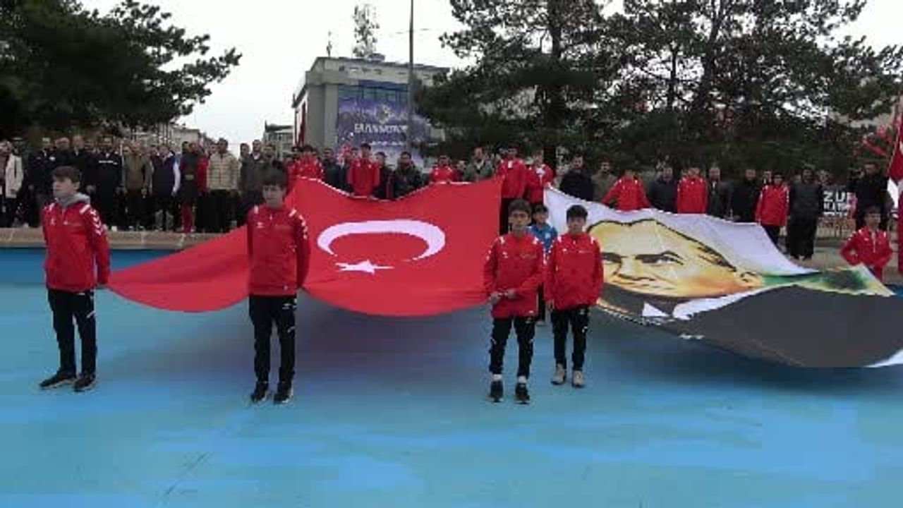 Erzurum'da 19 Mayıs Törenleri Yağmura Rağmen Yoğun Katılımla Gerçekleşti