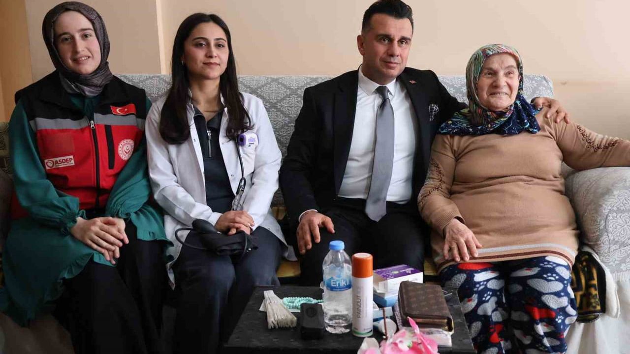 Erzurum'da yalnız yaşayan yaşlılara bayram öncesi vefa ziyareti