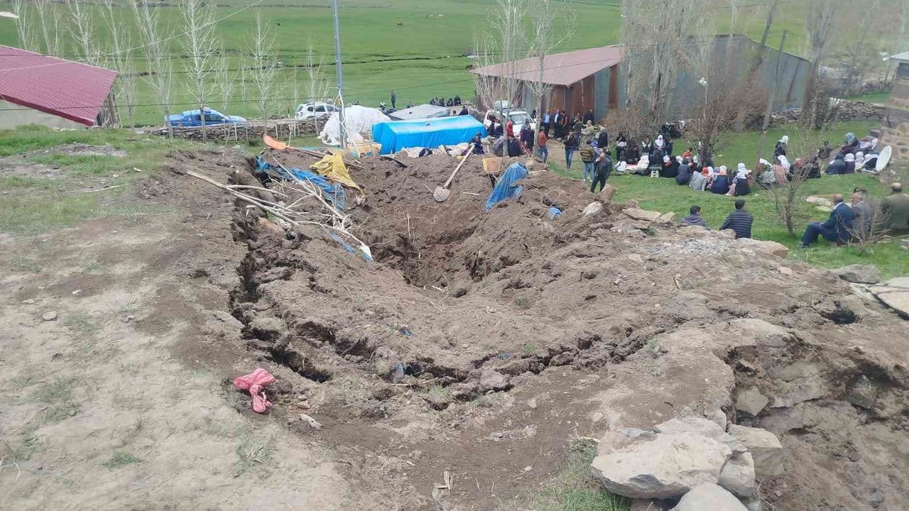 Erzurum Tekman Çukuryayla'da ahır çöktü: 1 kişi yaşamını yitirdi