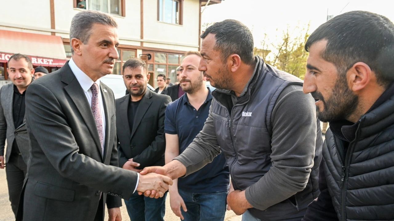 Erzurum Valisi Aydın Baruş Pasinler’de: Kaymakamlık Brifingi, Esnaf Ziyareti ve Alvarlı Efe Kabri Ziyareti
