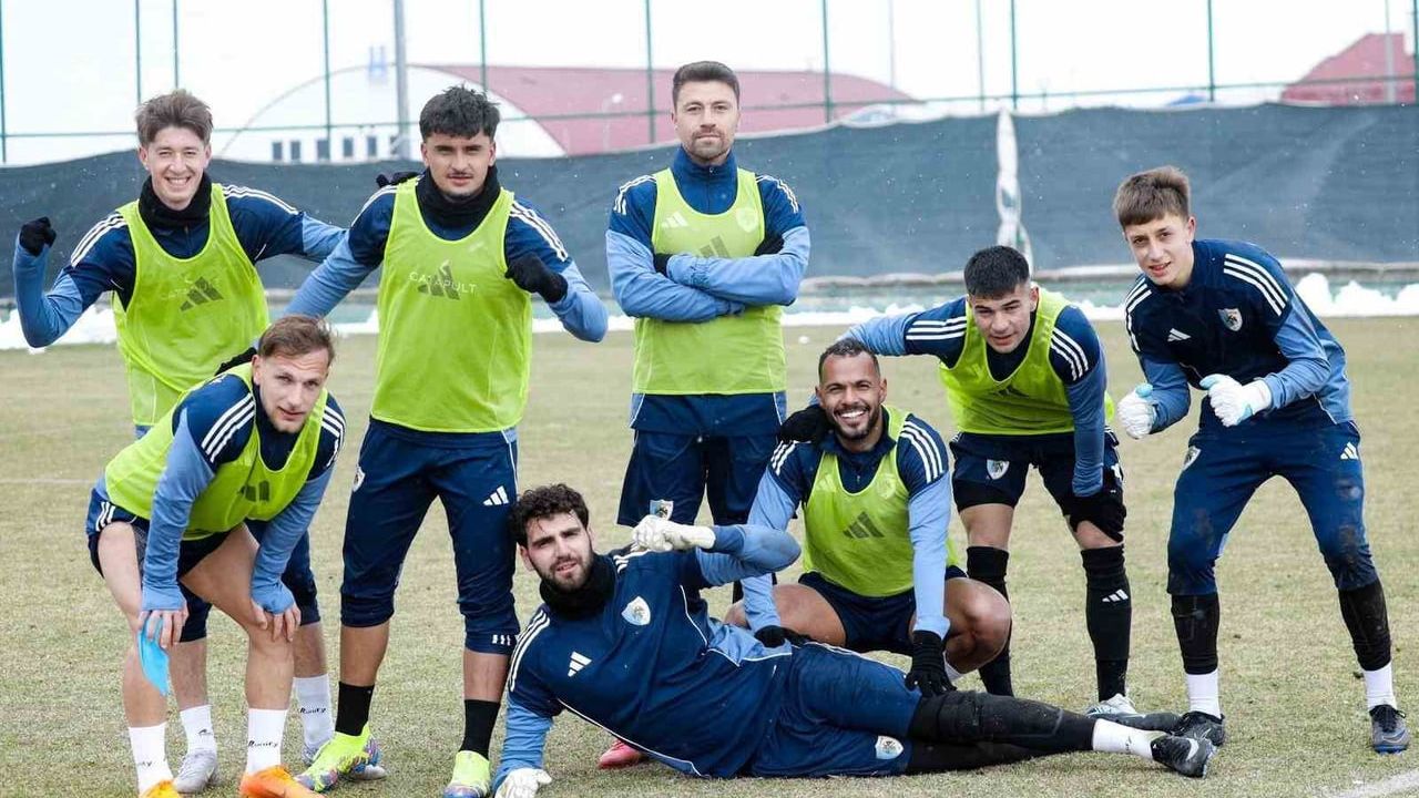 Erzurumspor FK hazırlıklara 29 Haziran'da başlayacak: 16 futbolcu ve teknik direktörün sözleşmesi sona eriyor