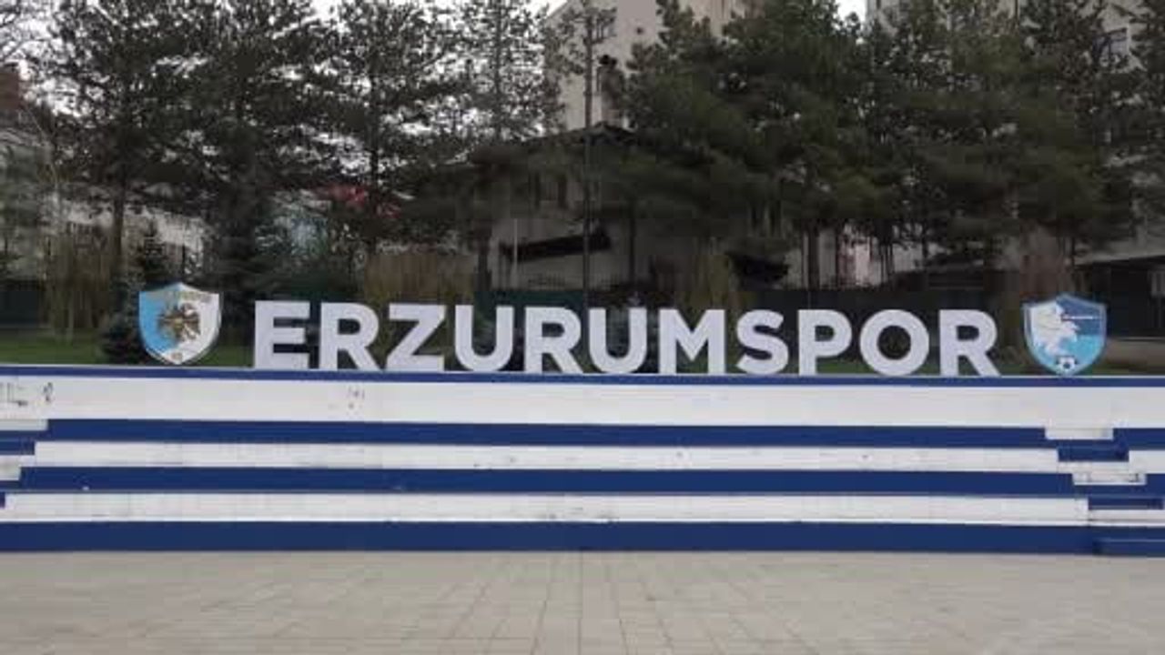 Erzurumspor’un şampiyonluğu şehirde trafik ışıklarına yansıtıldı