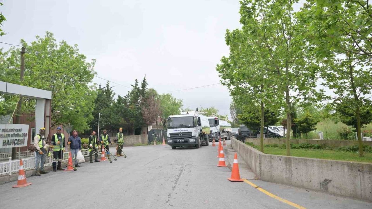 Esenyurt Belediyesi ekiplerinin Gülbahçe Mezarlığı temizlik çalışması İBB ekiplerinin müdahalesiyle durduruldu