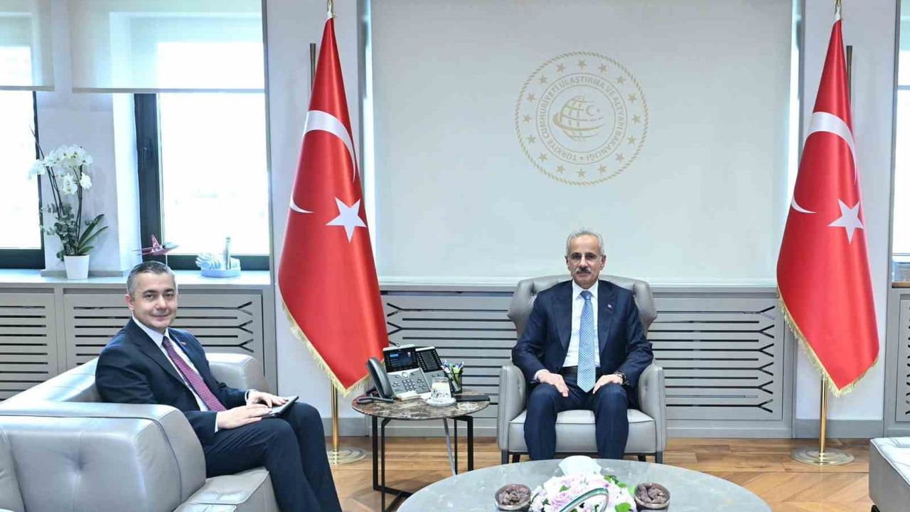 Esenyurt metrosu için üst düzey görüşme: Can Aksoy, Ulaştırma Bakanı Uraloğlu ile görüştü