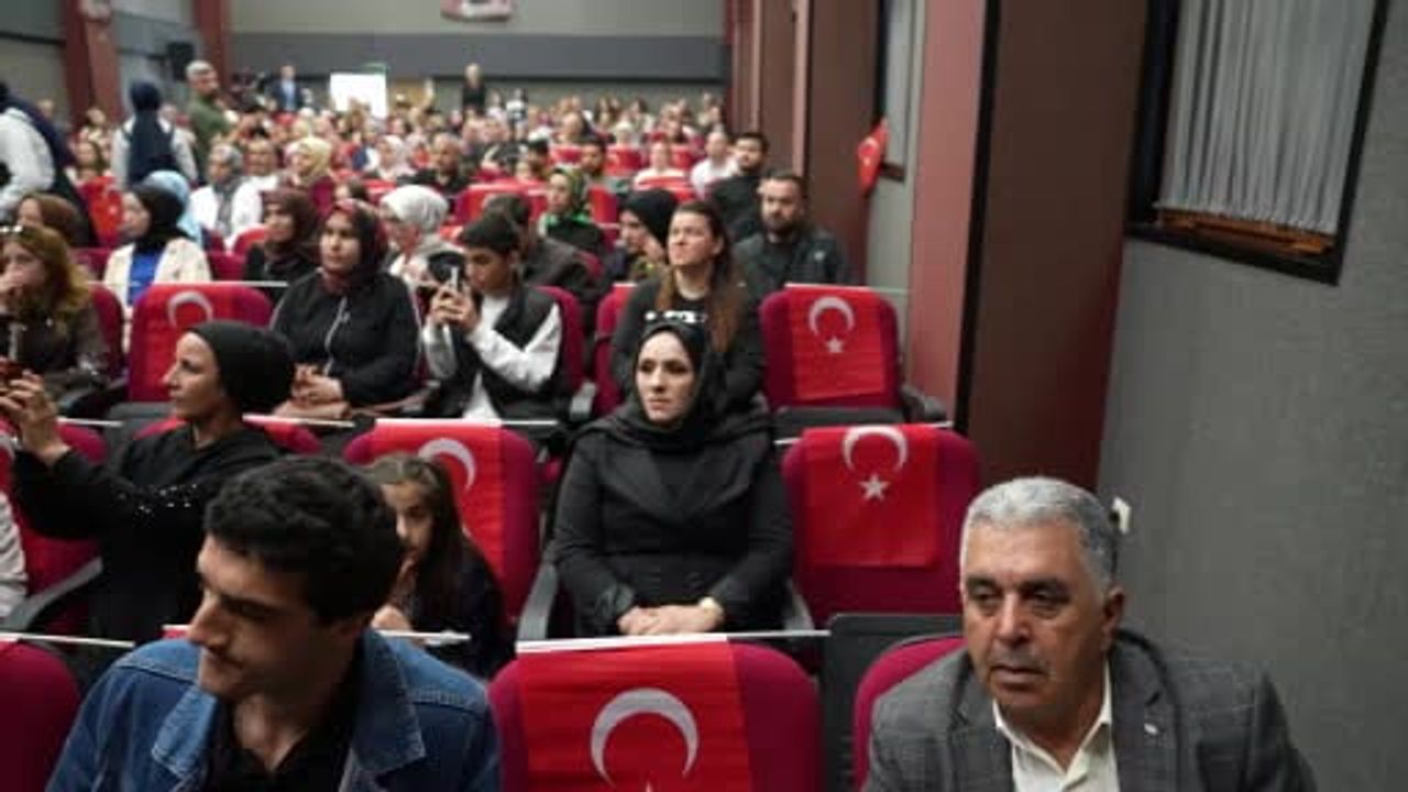 Esenyurt'ta Kağıt Kalem Oyunları Turnuvası finali: Eğitim yatırımları ve yüksek katılım öne çıktı