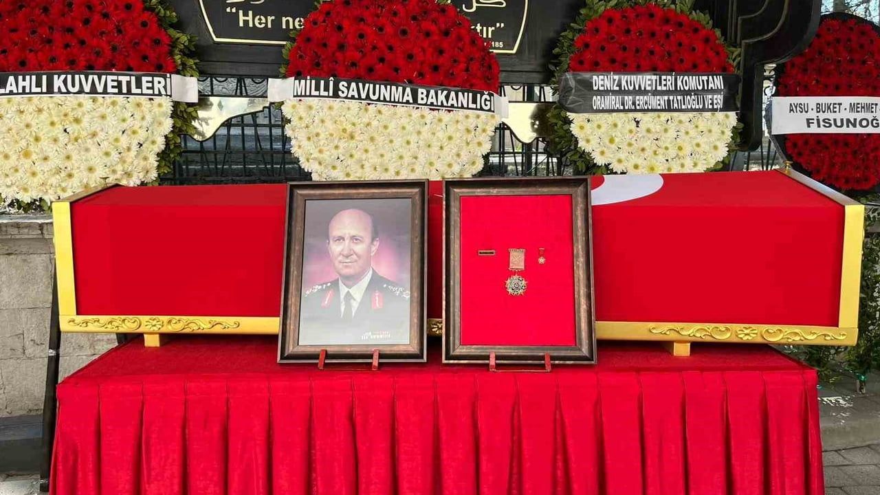 Eski Kara Kuvvetleri Komutanı Orgeneral Mustafa Muhittin Fisunoğlu, İstanbul'da Son Yolculuğuna Uğurlandı