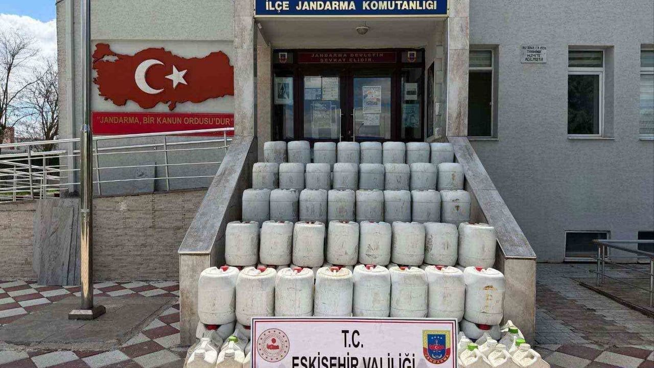 Eskişehir'de 2 bin 270 litre sahte sıvı gübre ele geçirildi: 1 gözaltı