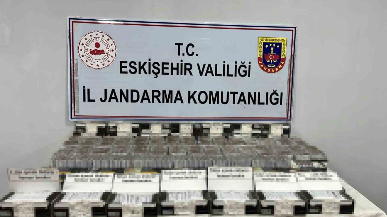 Eskişehir'de 21 bin 240 adet içi tütün doldurulmuş kaçak makaron ele geçirildi