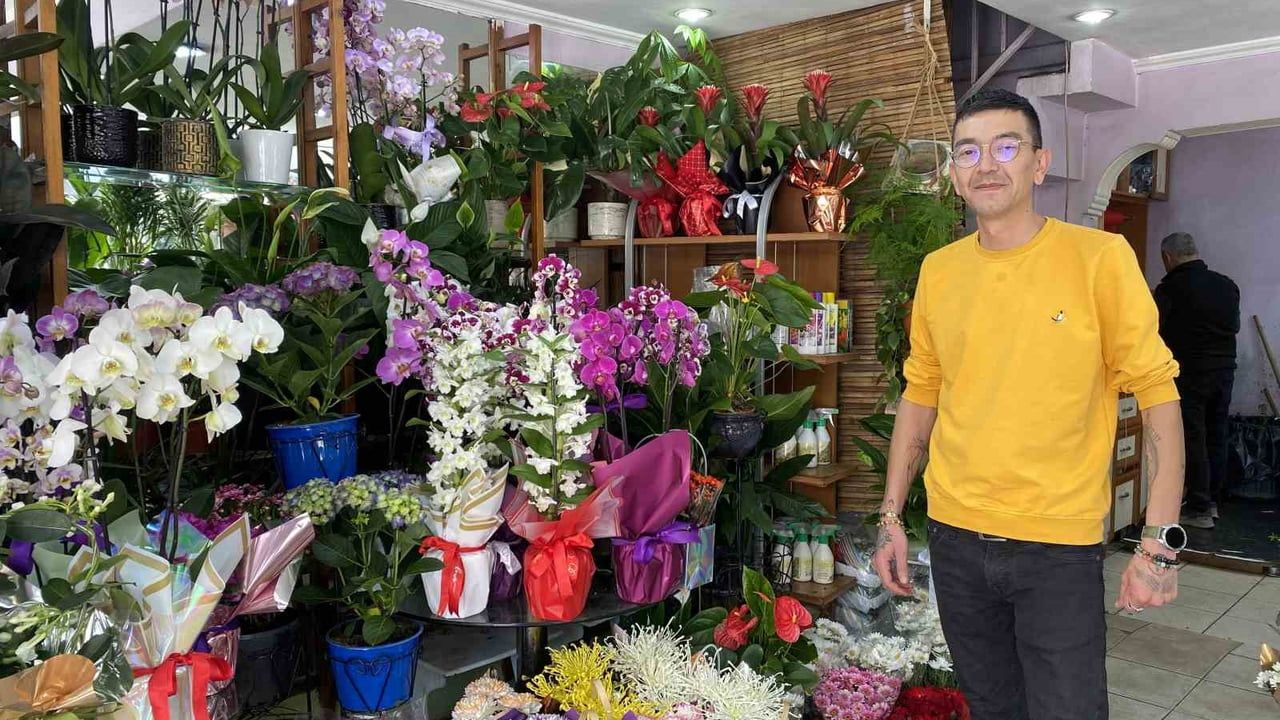 Eskişehir'de Anneler Günü hazırlığı: Çiçekçilere talep arttı, papatya ve menekşe öne çıkıyor
