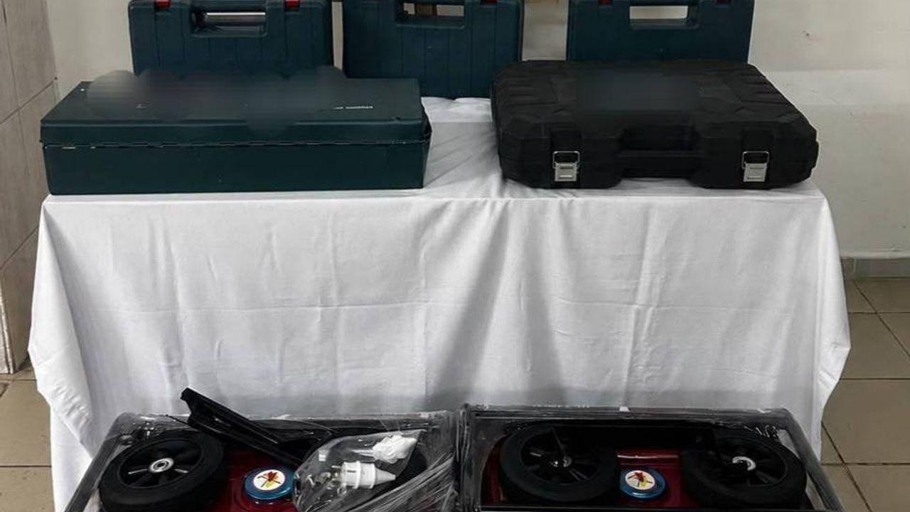 Eskişehir'de faturasız gümrük kaçağı malzemeleri piyasaya sürmeye hazırlanan şüpheli jandarma tarafından yakalandı