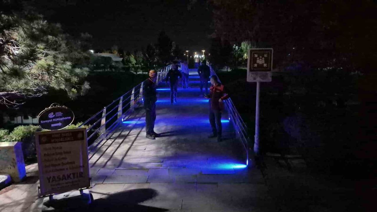 Eskişehir'de Porsuk Çayı'na Atlama İhbarı Asılsız Çıktı