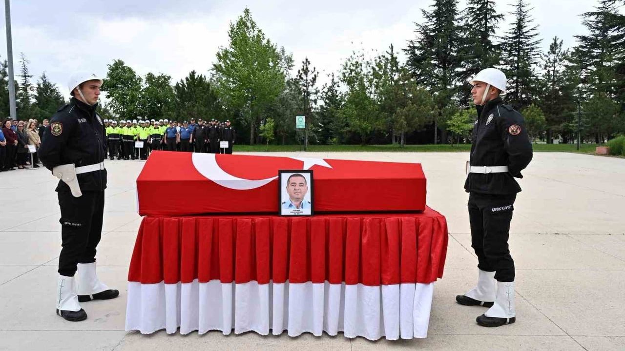 Eskişehir'de rahatsızlanan Polis Memuru Selçuk Önger uğurlandı