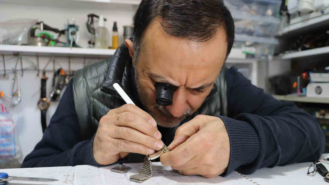 Eskişehir'de Saatçilik: Çıraklıktan 30 Yıllık Ustalığa Harun Özden'in Uyarıları
