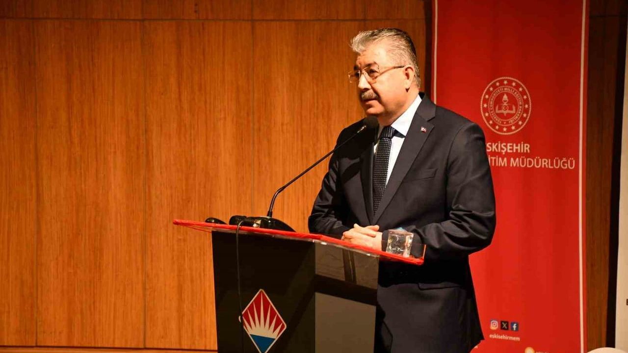 Eskişehir'de Suça Yönelimi Önlemede Hukuk ve Eğitim İş Birliği Semineri Düzenlendi