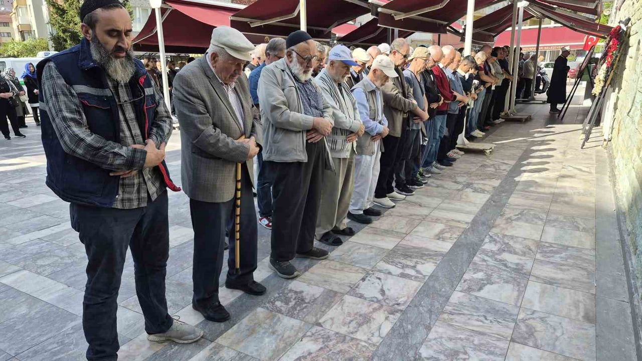 Eskişehir'de ters yönde ilerleyen araç yayanın ölümüne neden oldu; sürücü tutuklandı