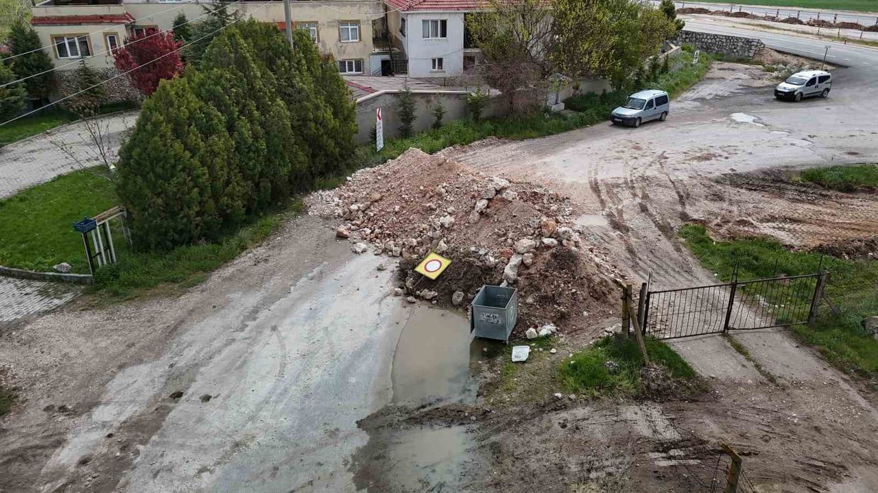 Eskişehir'de yol çalışması Çavlum Mahallesi girişini kapattı, sakinler mağduriyet yaşıyor