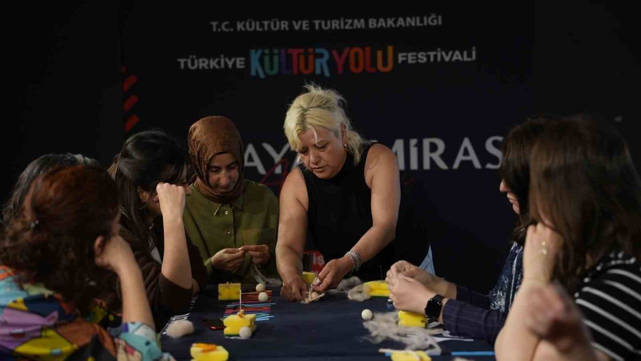Eskişehir Kültür Yolu Festivali'nde tiyatro ve bez bebek atölyesi ön plana çıktı