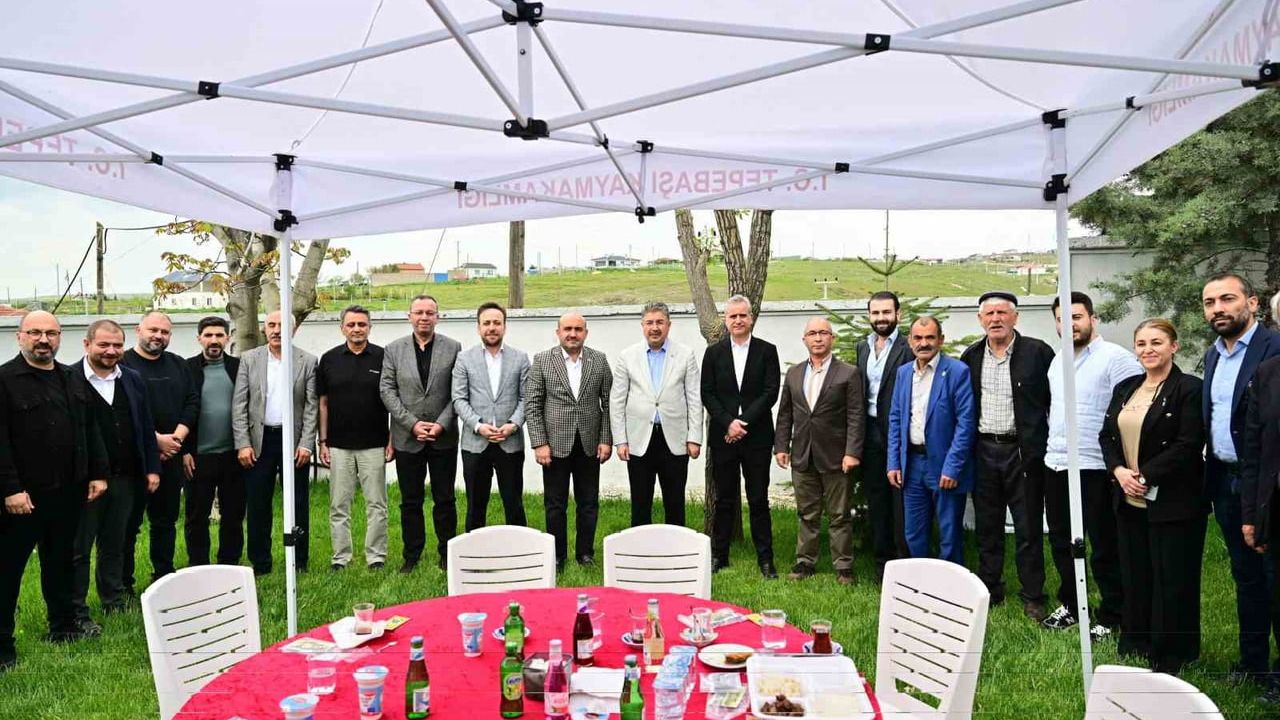Eskişehir Valisi Erdinç Yılmaz Eğriöz Mahallesi'ndeki Yağmur ve Şükür Duasına Katıldı