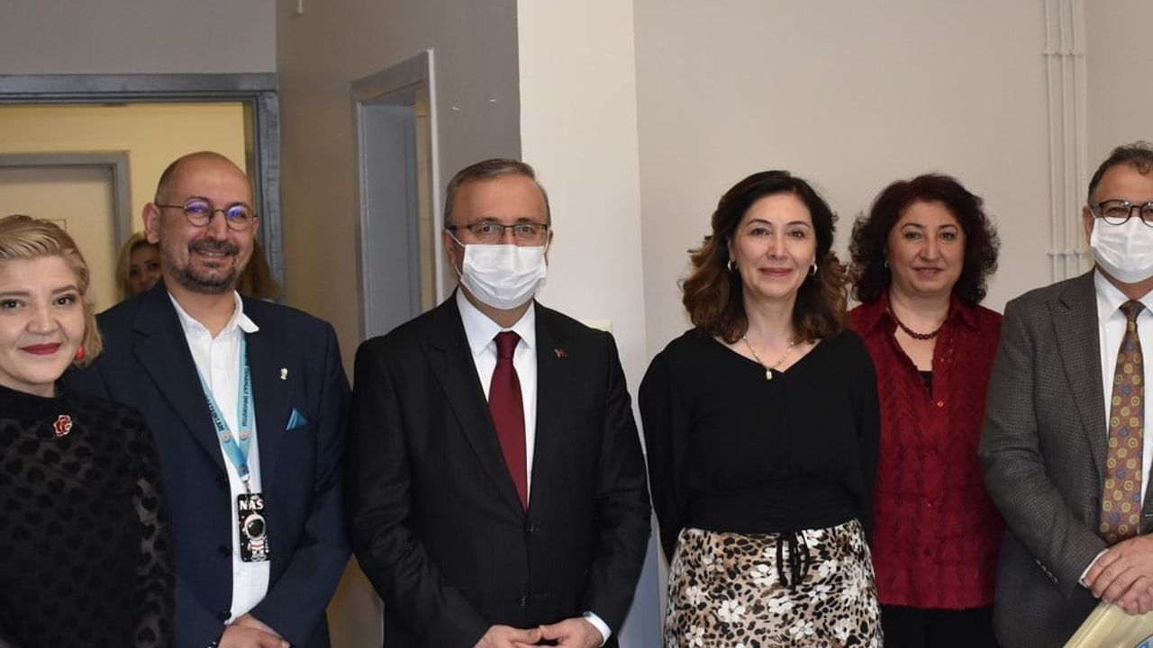 ESOGÜ Hastanesi'nde Anneler Günü Ziyareti: Yatan ve Ayakta Tedavi Gören Anneler Unutulmadı