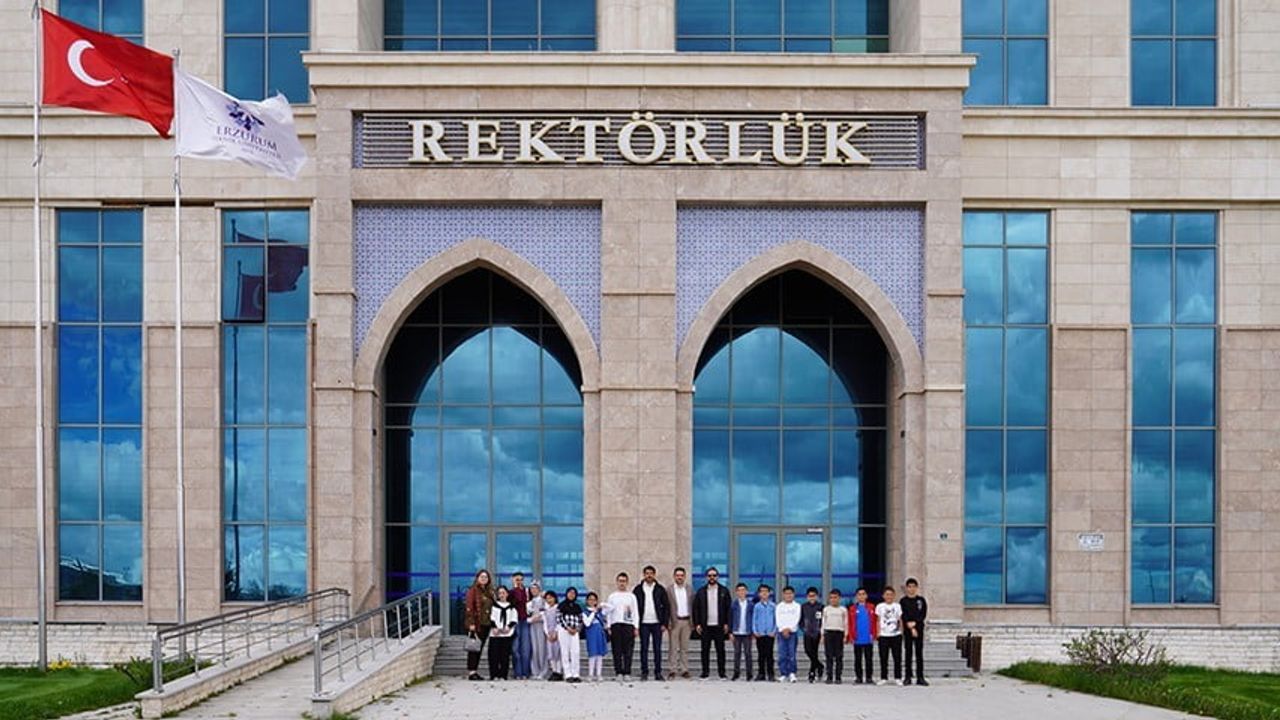 ETÜ, Kandilli Güvenç Ortaokulu Öğrencilerini Ağırladı