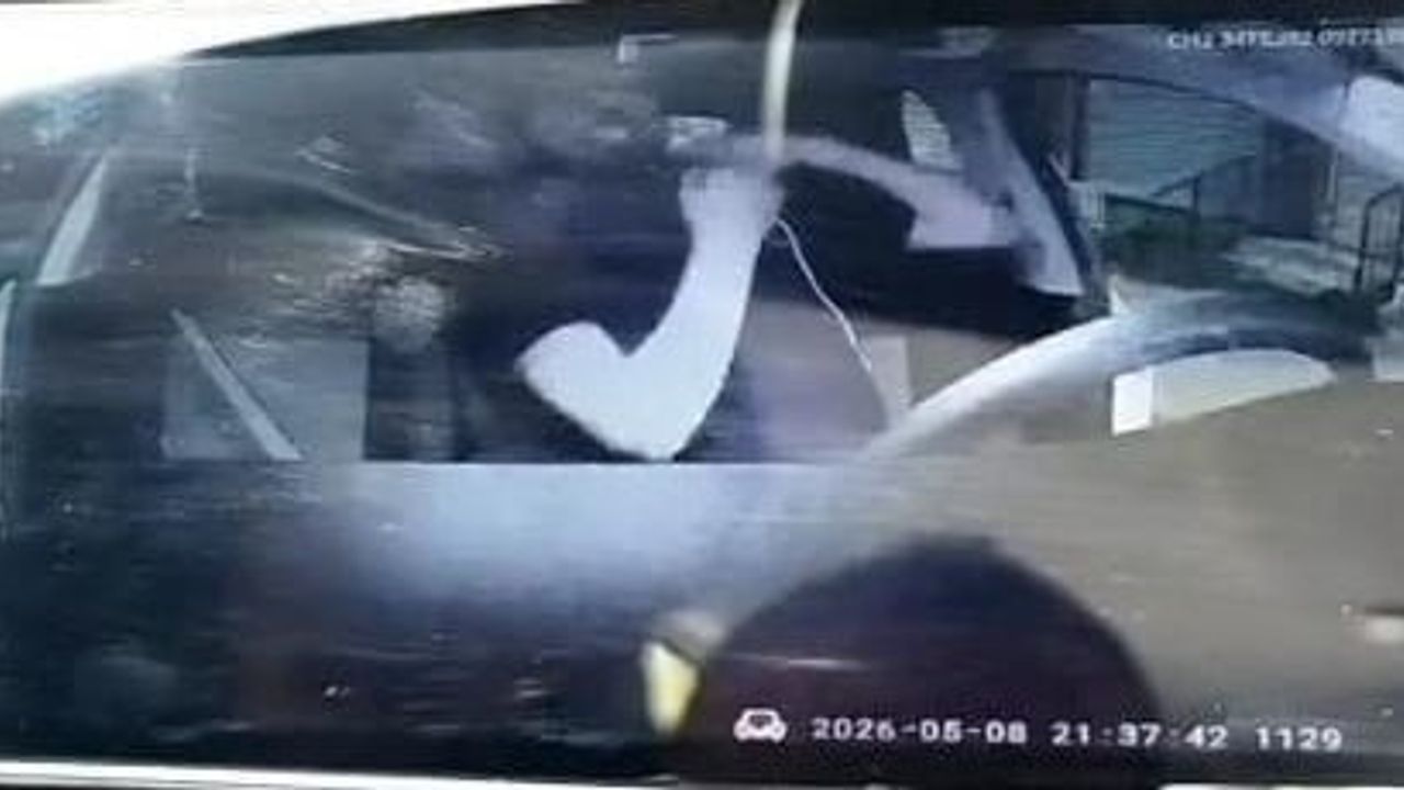 Eyüpsultan’da taksici darp edilip gasp edildi; olayın anları taksi kamerasında