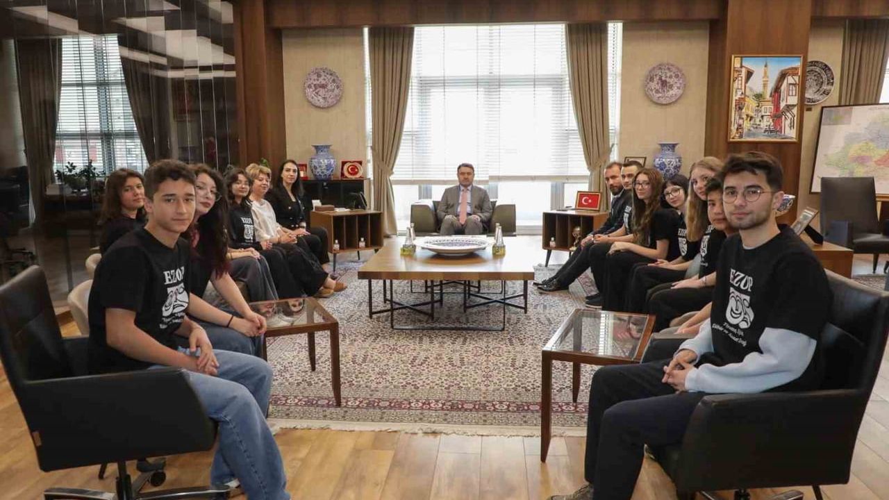EZOP Tiyatro Ege Şampiyonu: Kütahya'yı 15 Ekim'de Aspendos'ta Temsil Edecek