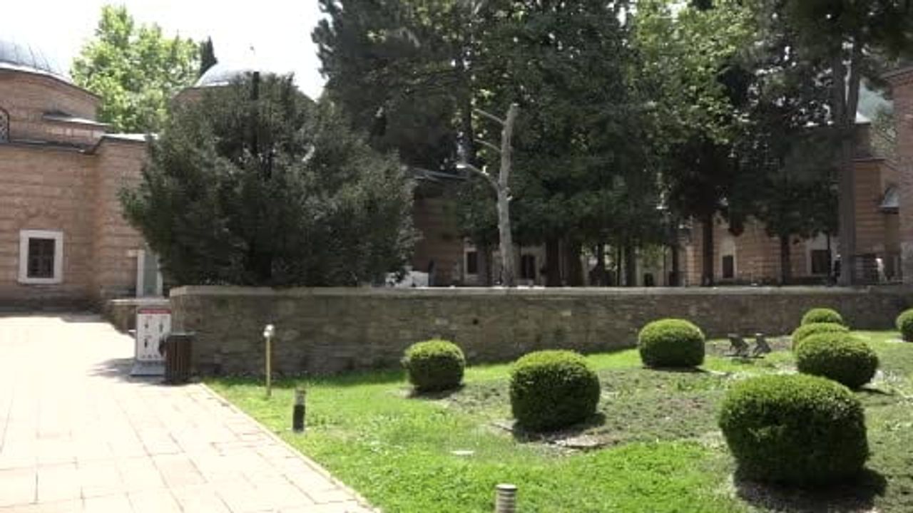 Fatih Sultan Mehmed’in Annesi Hüma Hatun, Muradiye Külliyesi'nde Anneler Günü'nde Dualarla Anıldı