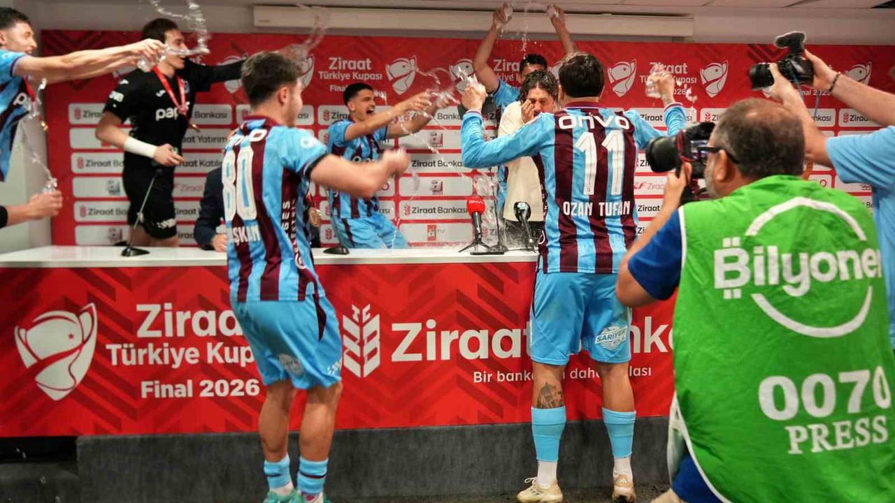 Fatih Tekke: Taraftarı mutlu ettik, camiamıza bir kez daha kupa kazandırdık