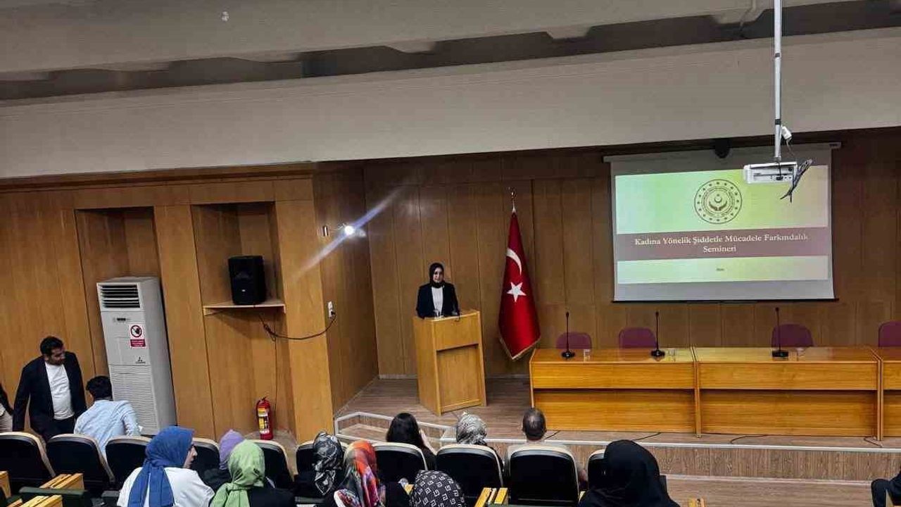 Fırat Üniversitesi öğrencilerine 'Kadına Yönelik Şiddetle Mücadele' eğitimi verildi