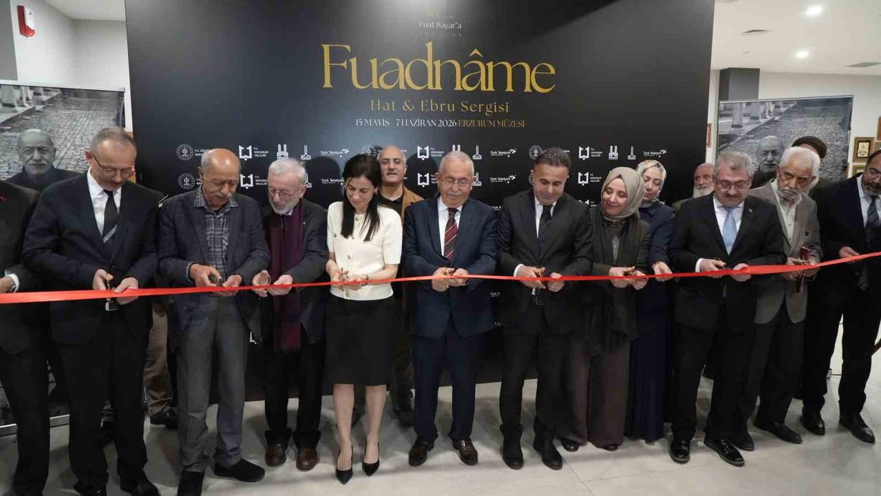 Fuat Başar ve sekiz kuşak öğrencilerinin eserleri 'Fuadname Hat ve Ebru Sergisi' Erzurum Müzesi'nde