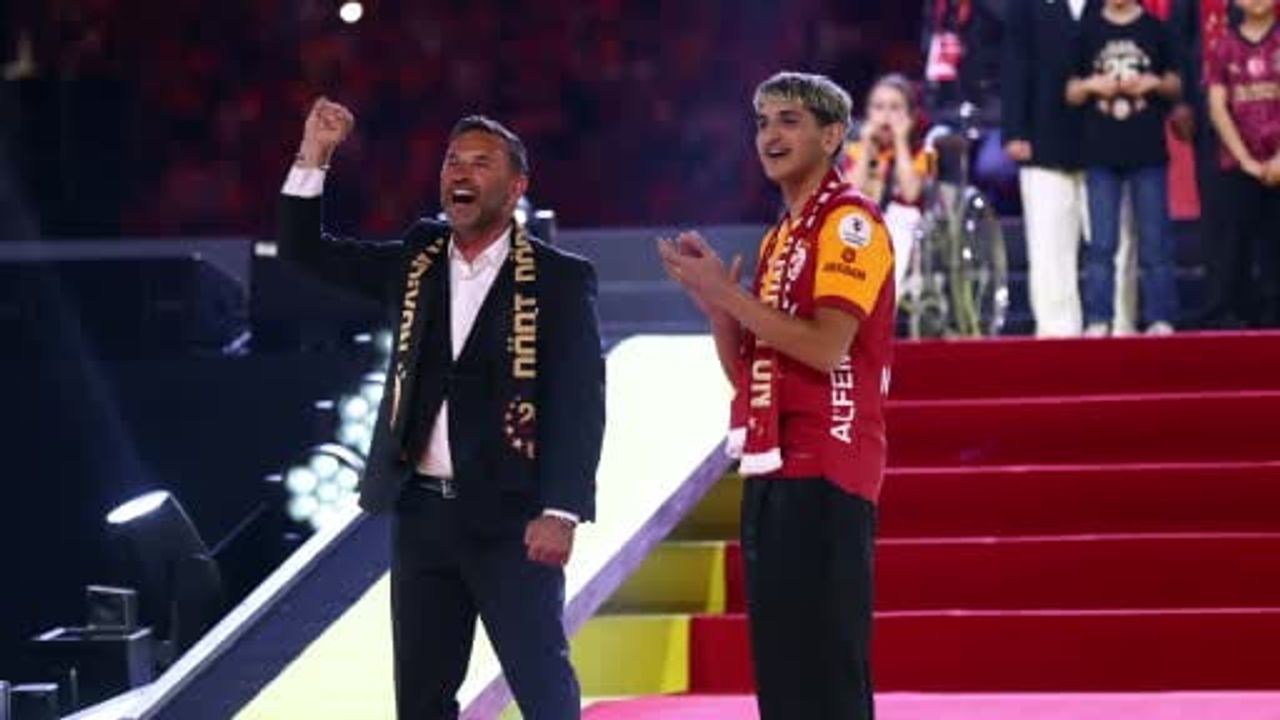 Galatasaray, 2025-2026 Trendyol Süper Lig şampiyonluğunu RAMS Park'ta kupasını alarak kutladı
