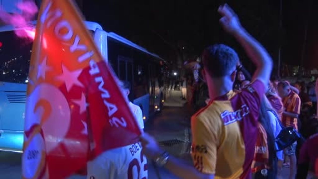 Galatasaray'ın şampiyonluğu Antalya'da coşkuyla kutlandı